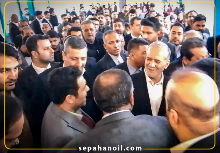 بازدید رئیس جمهور از غرفه نفت سپاهان