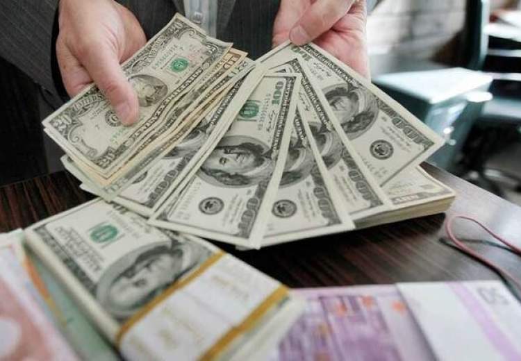 بازار ارز فعلا هیجانی است؛ احتیاط کنید