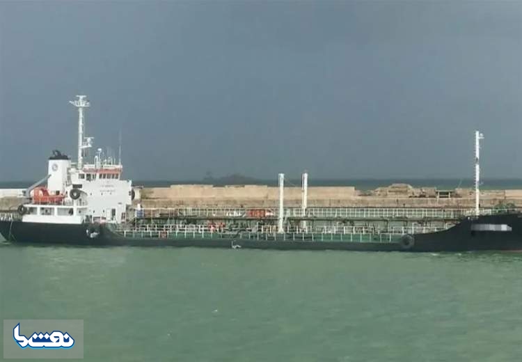 توقیف شناور حامل ۲۴۰ هزار لیتر سوخت قاچاق