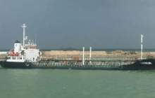 توقیف شناور حامل ۲۴۰ هزار لیتر سوخت قاچاق