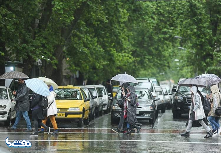 باران و رعد و برق در راه تهران